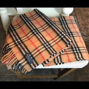 Burberry lambswool scarf